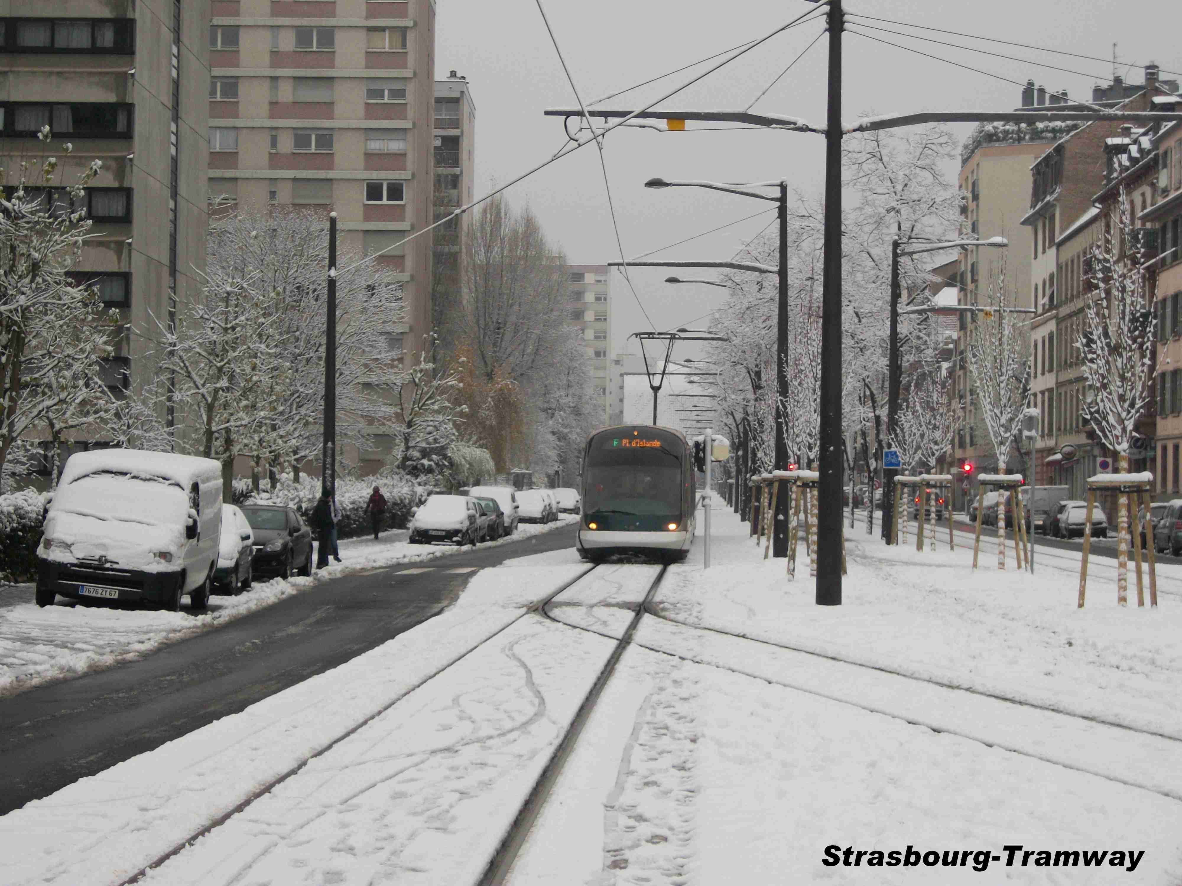La rame est au niveau du signal de protection.